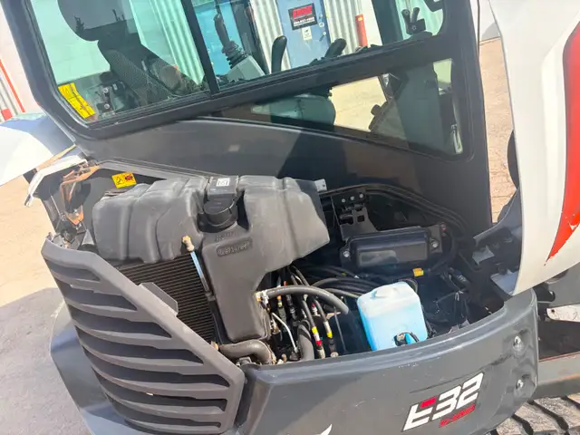 2022 BOBCAT E32 EXCAVATOR-KUBOTA, JOHN DEERE ETC - Photo 8