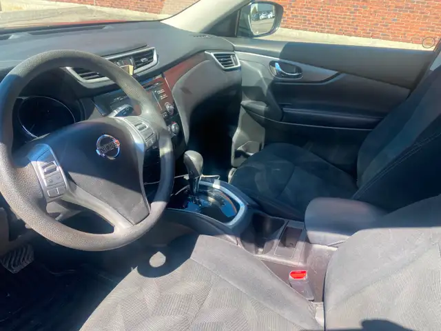 2015 Nissan Rogue AWD excellent condition - Photo 7