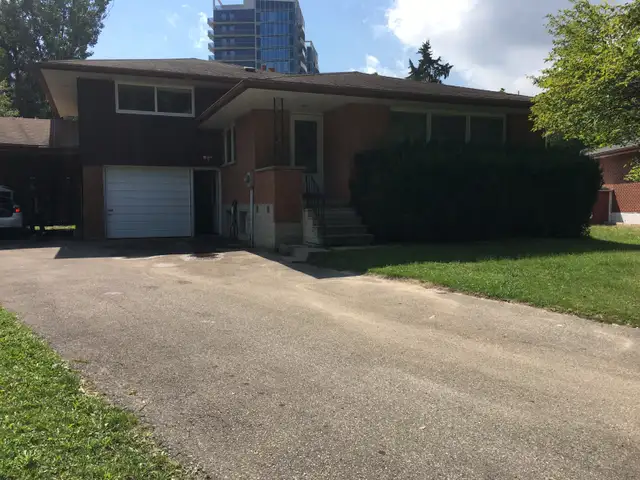7 Rooms Student rental housing near University of waterloo - Photo 2