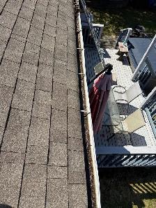 Gutter cleaning - Photo 2