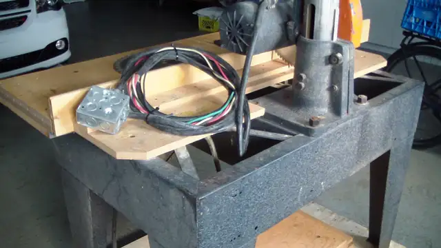 DEWALT 14' RADIAL ARM SAW - Photo 10