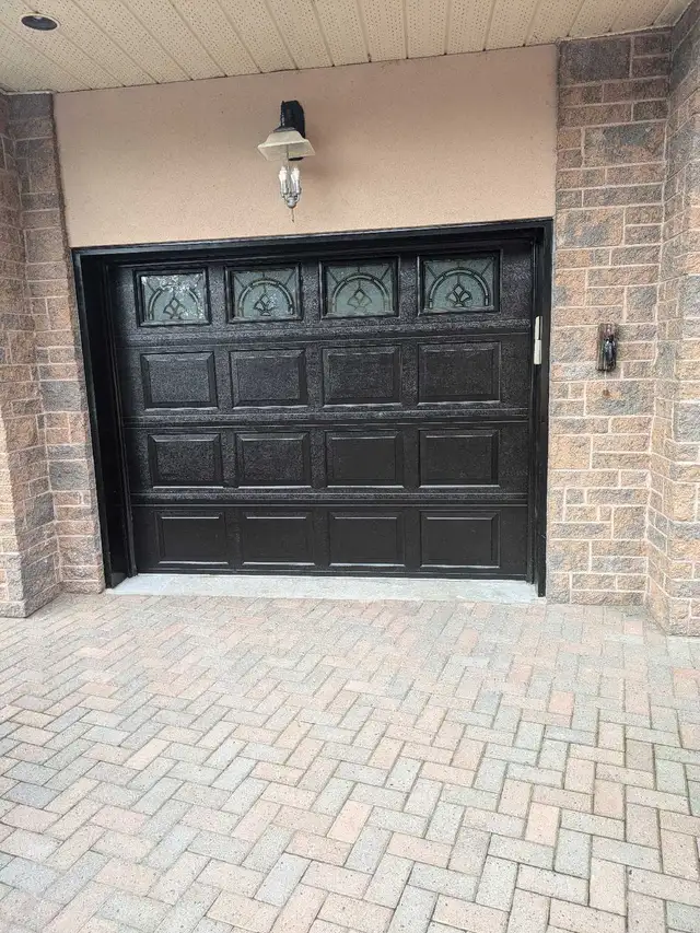 Door guy Dylan - Photo 2