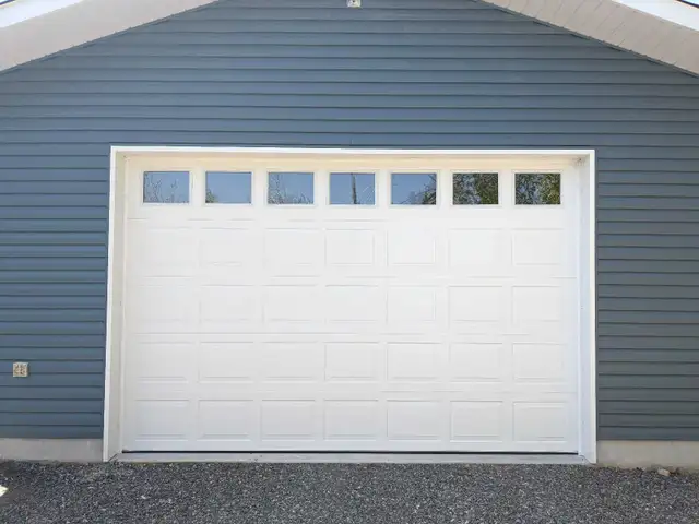 Door guy Dylan - Photo 7