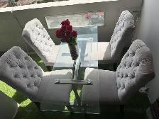 Dining table with four chairs in great condition