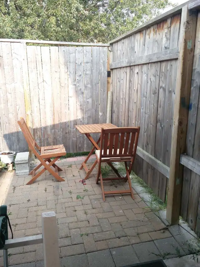 Furnished Bsmt bachelo/Separate entrance/Utilities included - Photo 10