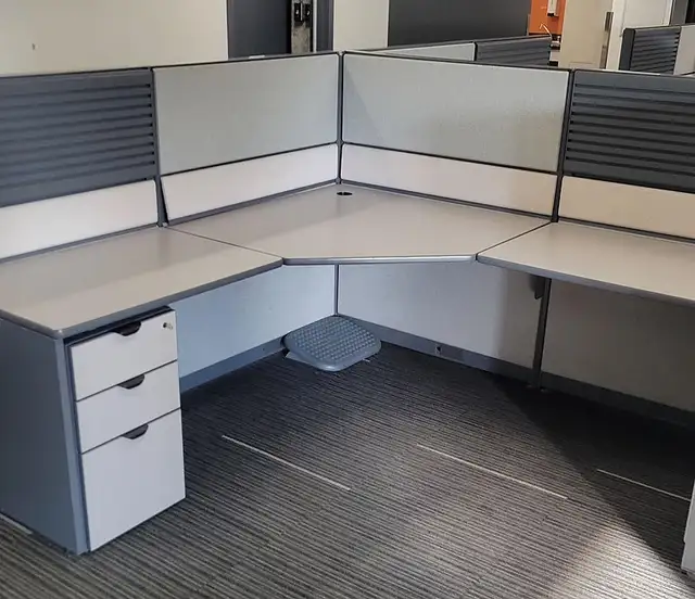 Quality Office Systems Teknion Leverage Workstations-Call Us! - Photo 3