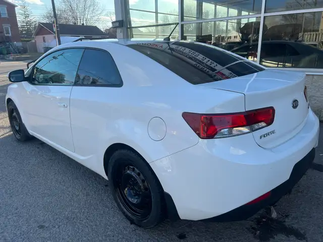 2012 Kia Forte Koup - Photo 11