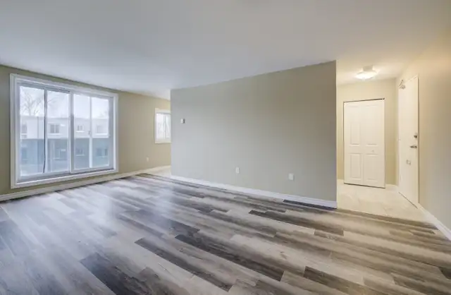 BRAND NEW 1BR   BALCONY – ALL UTILITIES INCLUDED - Photo 6