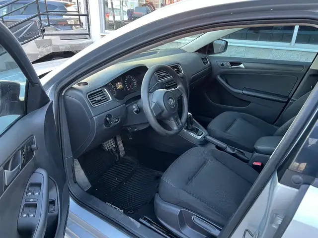 2013 Volkswagen Jetta Sedan - Photo 13