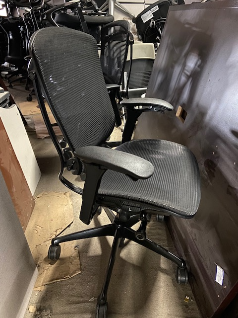 Teknion Contessa chairs black and grey color $299.99 excel condi - Photo 4