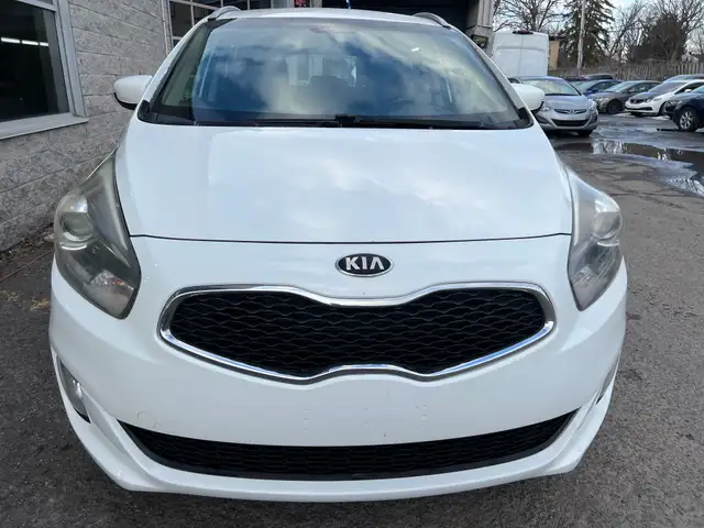 2016 Kia Rondo - Photo 4