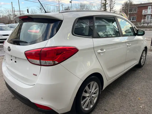 2016 Kia Rondo - Photo 7