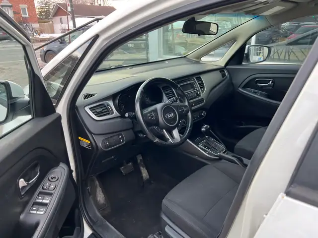 2016 Kia Rondo - Photo 13