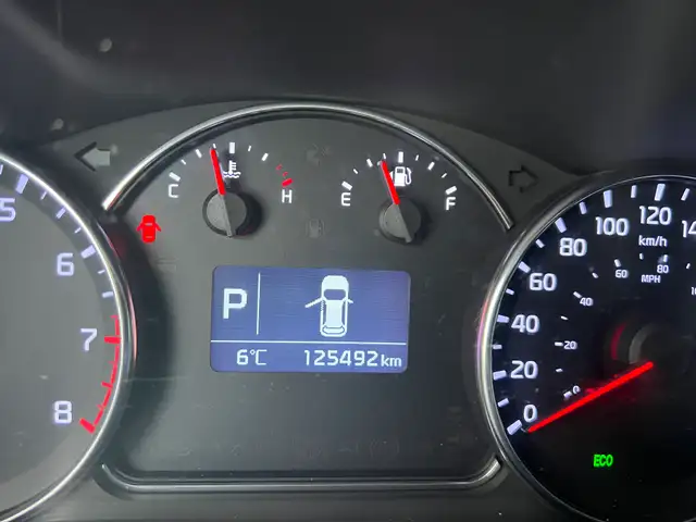 2016 Kia Rondo - Photo 21