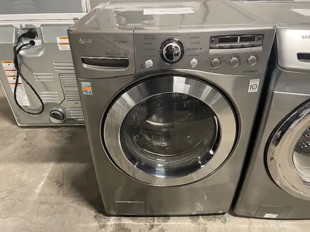 Laveuse seule frontale stainless LG (remis à neuf)