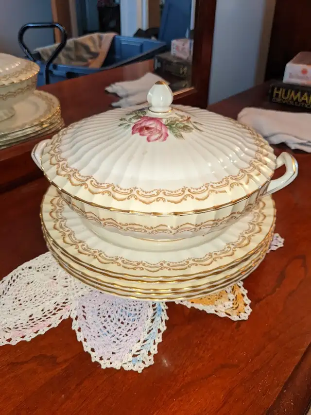 Antique Royal Doulton  Cromwell dishes - Photo 2