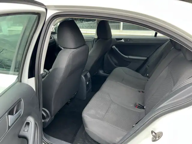 2014 Volkswagen Jetta Sedan - Photo 14