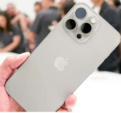 Phone 15 Pro Max 256 GB -  unlock  Natural Titanium    ON SAL - Photo 4