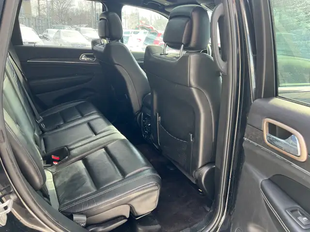 2017 Jeep Grand Cherokee - Photo 18