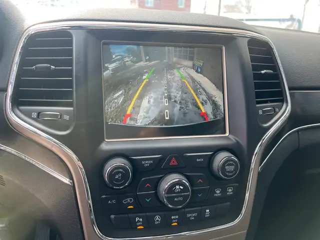 2017 Jeep Grand Cherokee - Photo 24