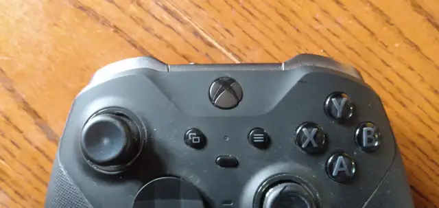 XBOX ONE controller ELITE SERIES 2 $75 OBO - Photo 3