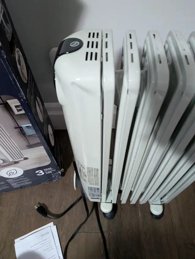 New DeLonghi Oil Filled Space Heater For Sale - Photo 6