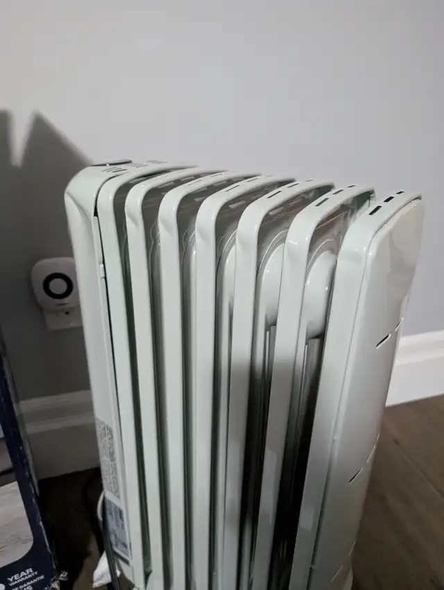 New DeLonghi Oil Filled Space Heater For Sale - Photo 7