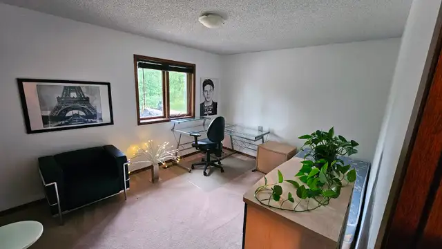 Room for Rent - Close to the U of M ! - Photo 2