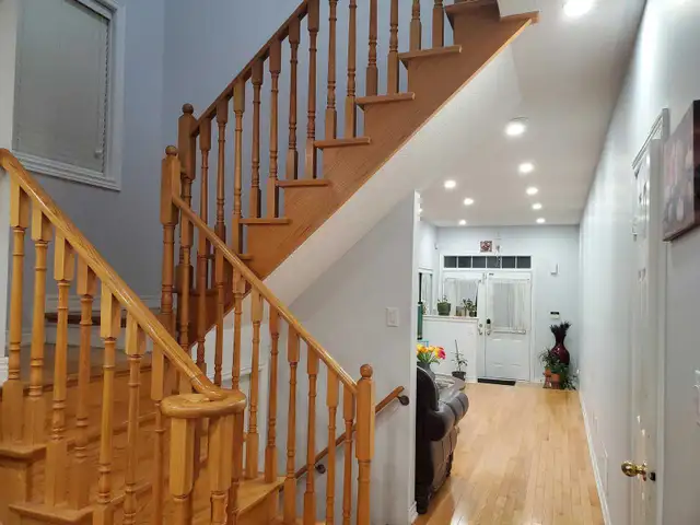 Detached 4BR/3WR house June 1 - Photo 5