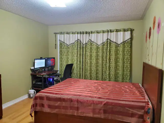 Detached 4BR/3WR house June 1 - Photo 8