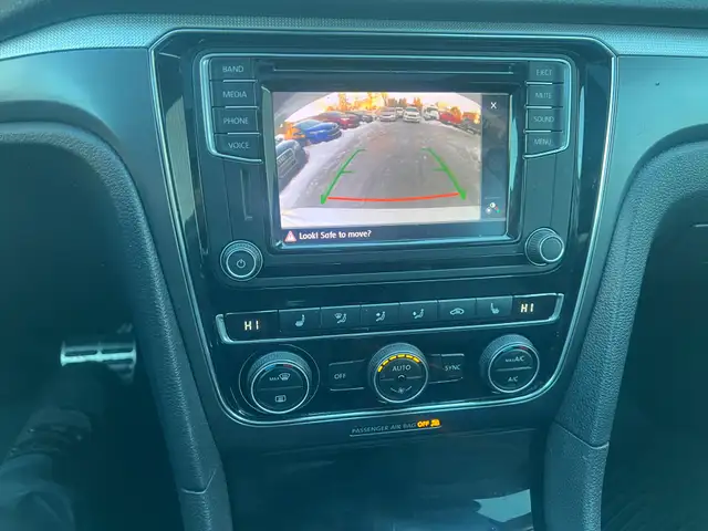 2016 Volkswagen Passat - Photo 22