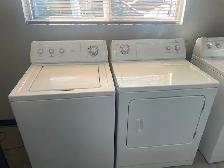 Laveuse sécheuse traditionnelles blanches Whirlpool