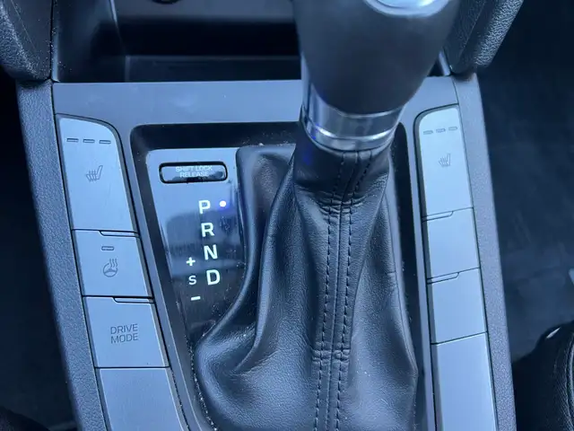 2020 Hyundai Elantra - Photo 25
