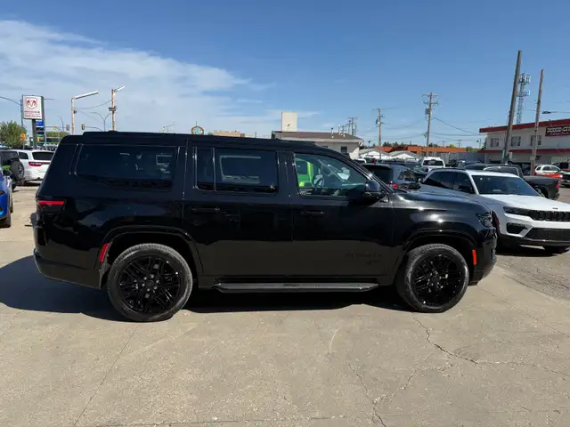 2025 Wagoneer Carbide Edition Series II - Photo 3