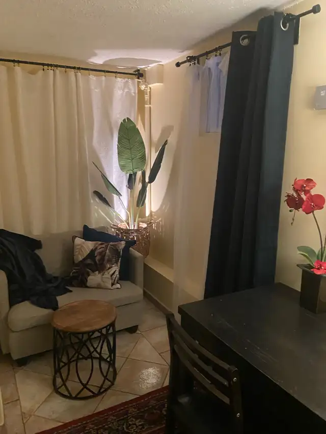 Room for rent in Toronto - Photo 2