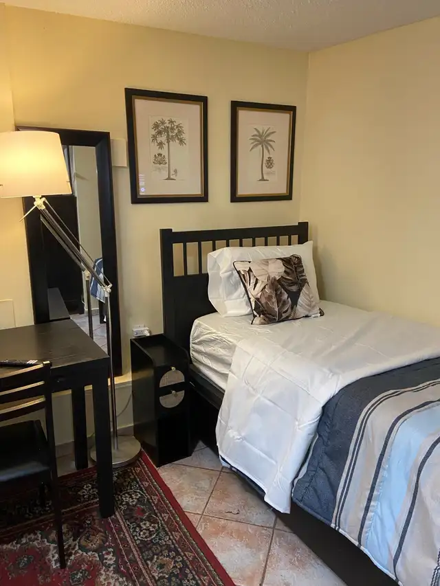 Room for rent in Toronto - Photo 3