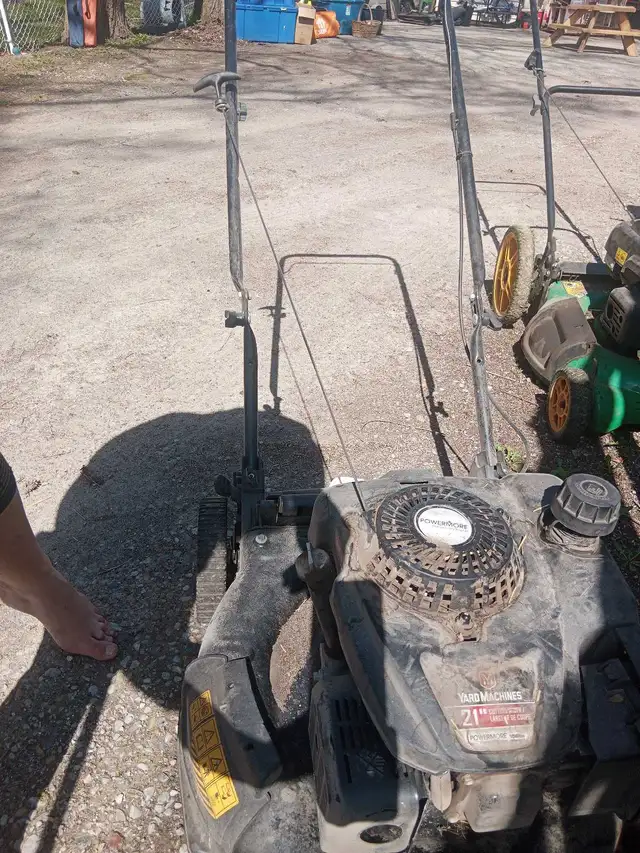 Yard Machines Lawnmower - Photo 2