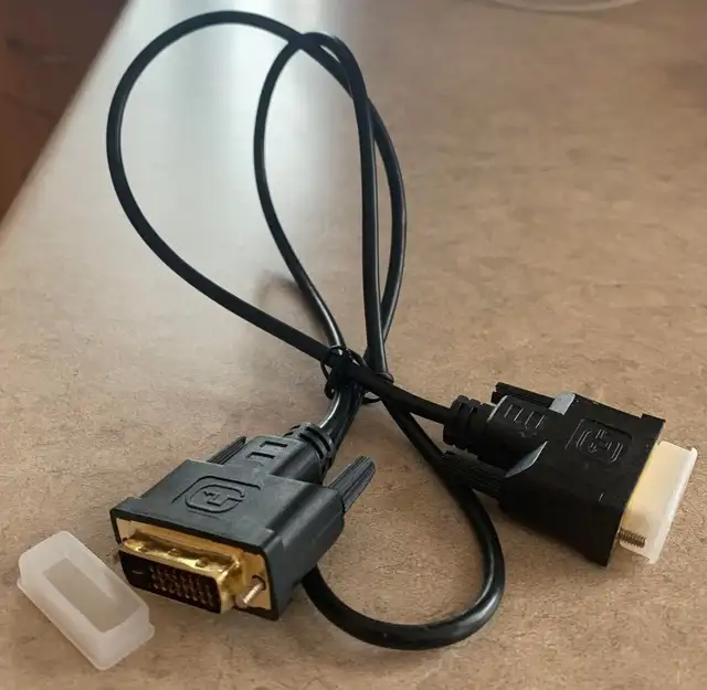 Powerbar, câbles DVI, USB 3.0 et HP343365-001 wireless desk 5 à