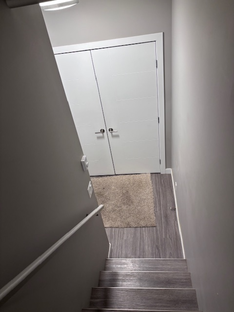 Large ceilings, bright basement site-Exhibition area - Photo 12