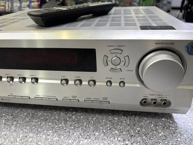 Onkyo TX-ST504 Reciever With Remote - Photo 3