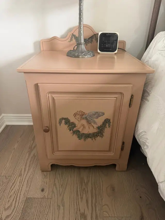 Bedroom Set  Queen Size - Photo 2