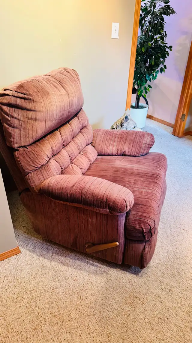 Rocker Recliner - Photo 3