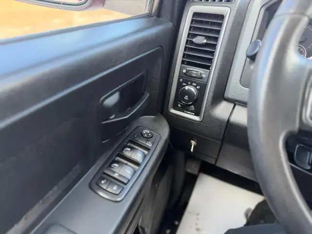 2019 Ram 1500 Classic ST QUAD CAB 4X4 / 6'4 BOX - Photo 15