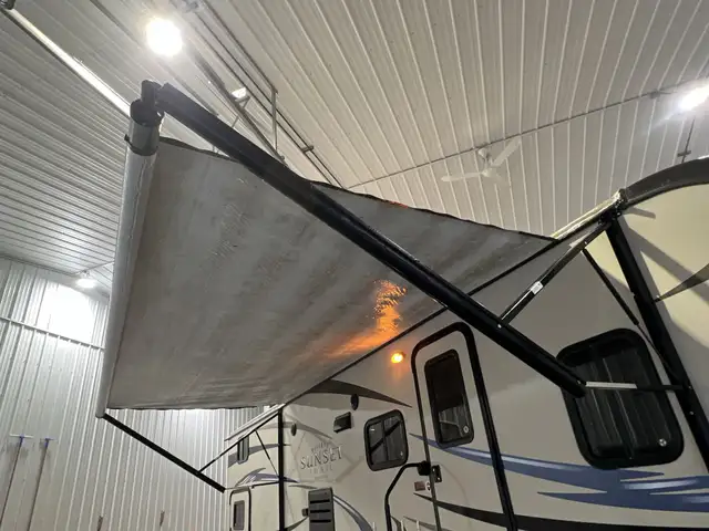 2013 Crossroads Sunset Trail 29SS SPACIOUS, REAR BATH. - Photo 6