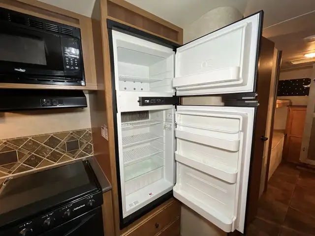 2013 Crossroads Sunset Trail 29SS SPACIOUS, REAR BATH. - Photo 23