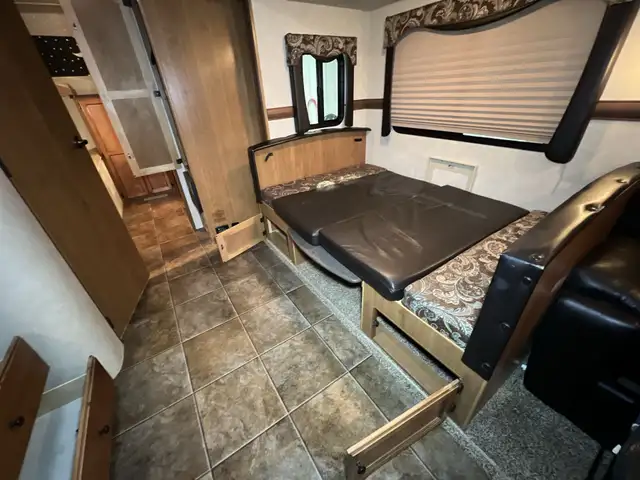 2013 Crossroads Sunset Trail 29SS SPACIOUS, REAR BATH. - Photo 31