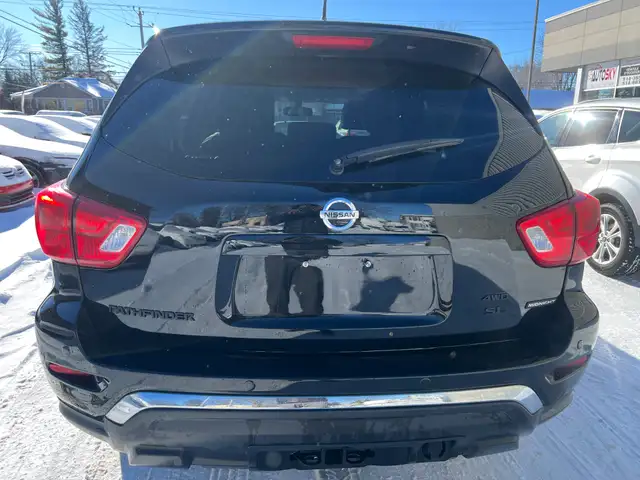 2018 Nissan Pathfinder - Photo 10