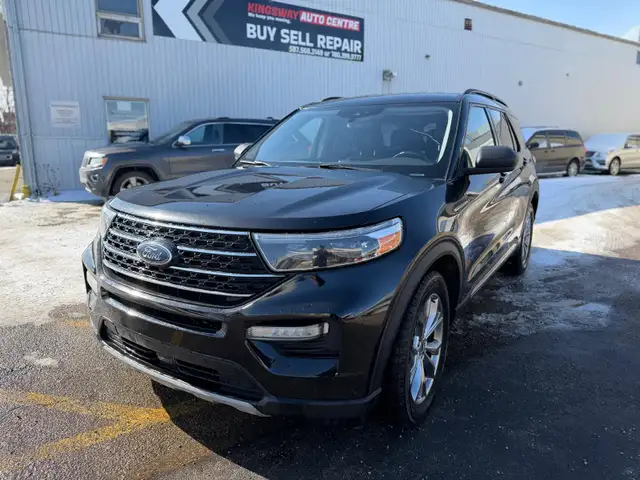 2020 Ford Explorer XLT 4X4 / CAPTAIN CHAIRS / LEATHER LOADED