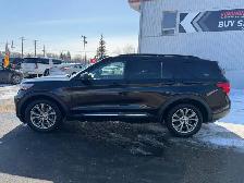 2020 Ford Explorer XLT 4X4 / CAPTAIN CHAIRS / LEATHER LOADED - Photo 2