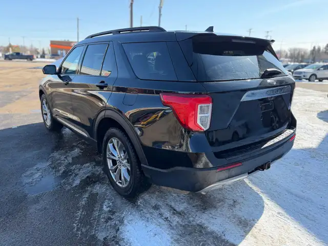 2020 Ford Explorer XLT 4X4 / CAPTAIN CHAIRS / LEATHER LOADED - Photo 3